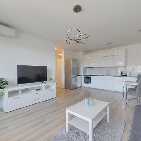 Bazova Apartment With Free Parking Bratislava Luaran gambar