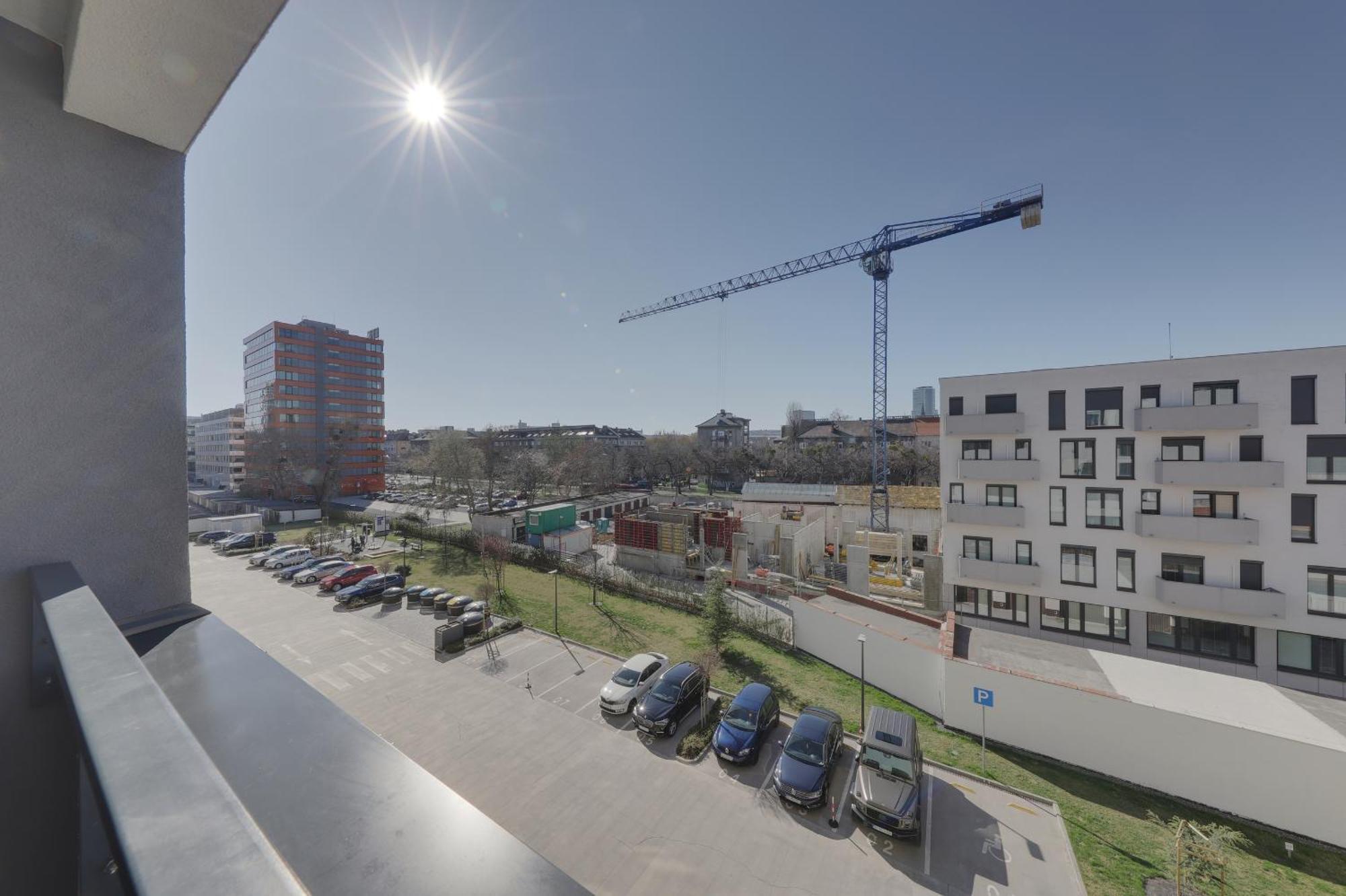 Bazova Apartment With Free Parking Bratislava Luaran gambar